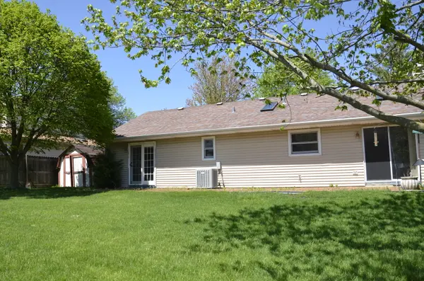30W231 Huntington DR, Warrenville, IL 60555