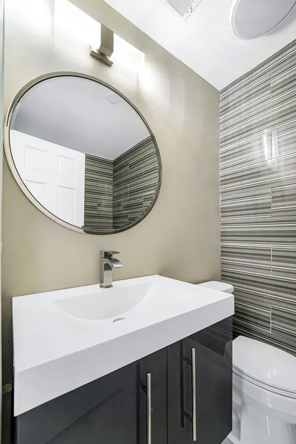 2225 W Warren BLVD #A3, Chicago, IL 60612