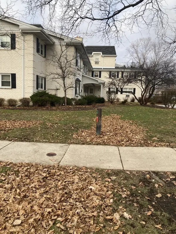 516 W Eastman ST N #2C, Arlington Heights, IL 60005