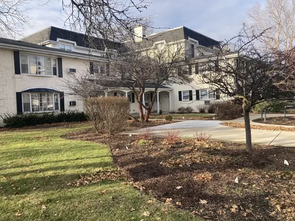 516 W Eastman ST N #2C, Arlington Heights, IL 60005