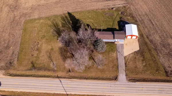 8879 Old State RD, Clare, IL 60111