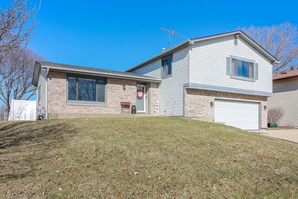 858 Marina TER, Bartlett, IL 60103