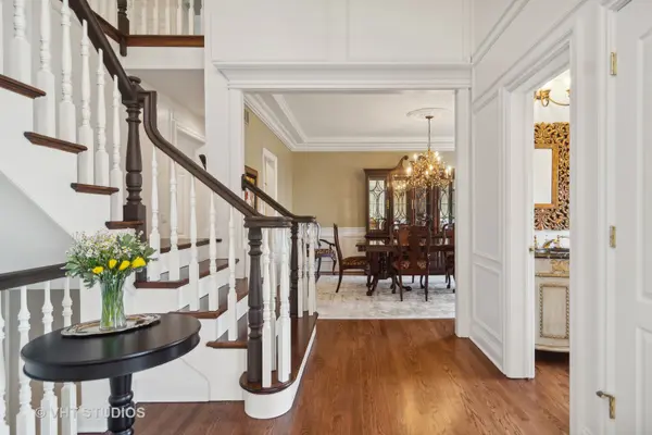 4 Marbury LN, Barrington Hills, IL 60010