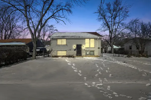 215 E Tulip DR, Glenwood, IL 60425