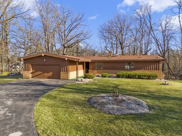 2327 Valley View LN, Park Forest, IL 60466