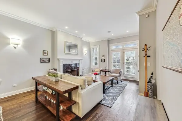 847 W FLETCHER ST #1, Chicago, IL 60657