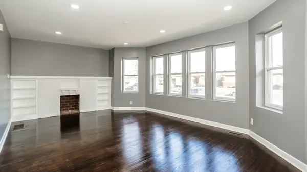 8042 S Michigan AVE, Chicago, IL 60619