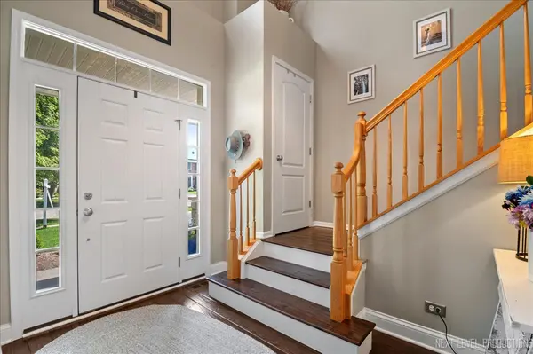 259 Sunbury DR, St. Charles, IL 60175