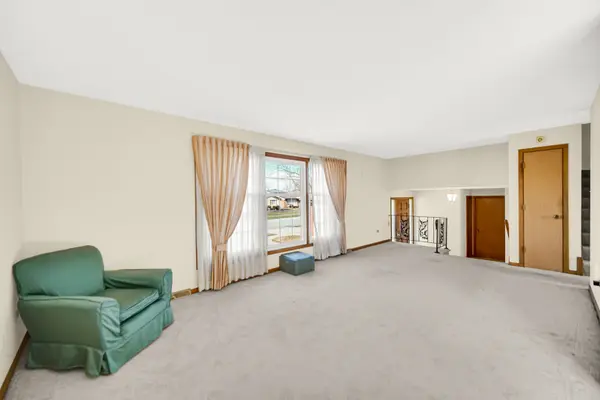315 S University AVE, Glenwood, IL 60425