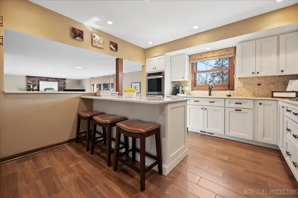 808 Iroquois AVE, Naperville, IL 60563