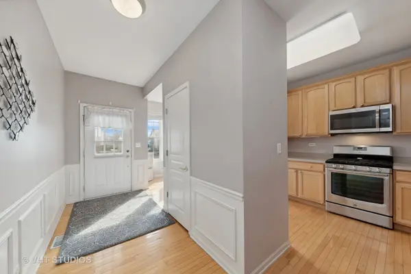 2804 Waterfront AVE, Algonquin, IL 60102