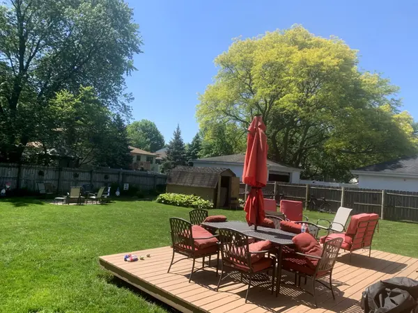 248 Bay Colony DR, Naperville, IL 60565