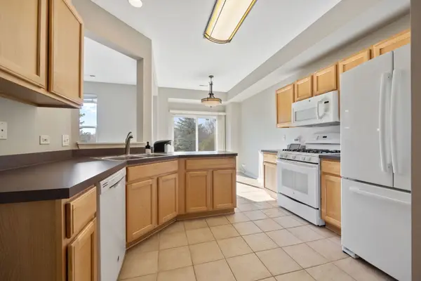 3103 Bromley LN, Aurora, IL 60502