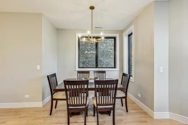 1845 W Waveland AVE #1, Chicago, IL 60613