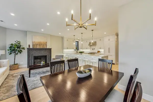 1845 W Waveland AVE #1, Chicago, IL 60613