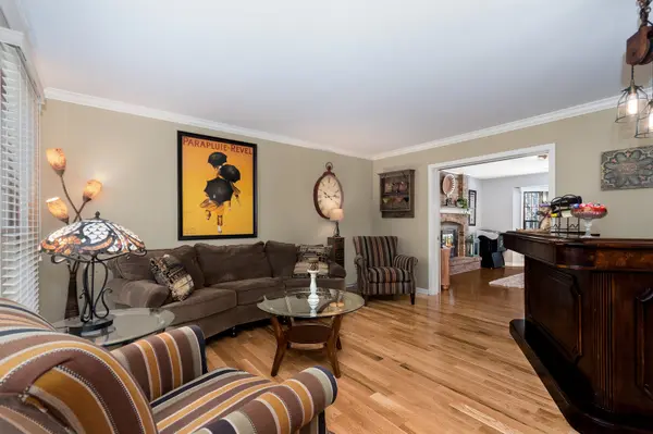 1533 Ambleside CIR, Naperville, IL 60540