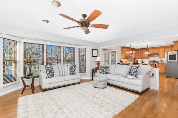 1533 Ambleside CIR, Naperville, IL 60540