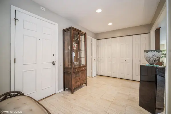 3741 Mission Hills RD #212, Northbrook, IL 60062