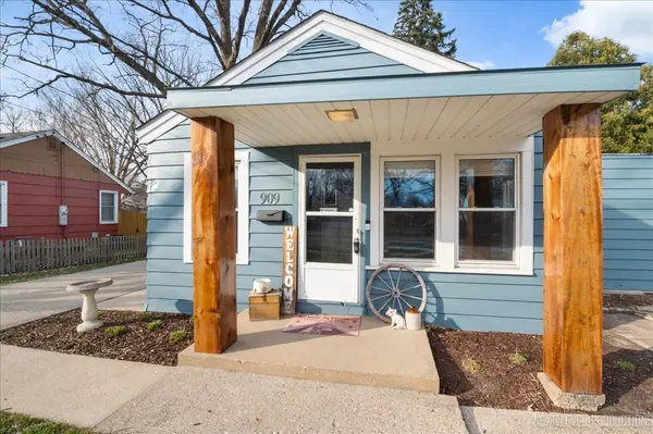 909 Albert AVE, Sycamore, IL 60178