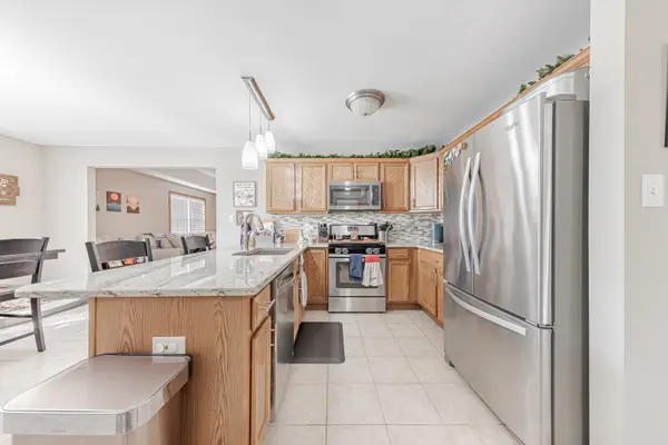 1606 Dove Valley LN, Beecher, IL 60401
