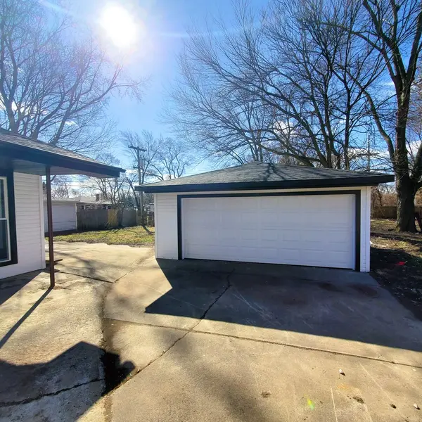 2819 Oxford DR, Markham, IL 60428