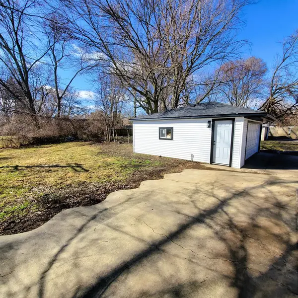 2819 Oxford DR, Markham, IL 60428