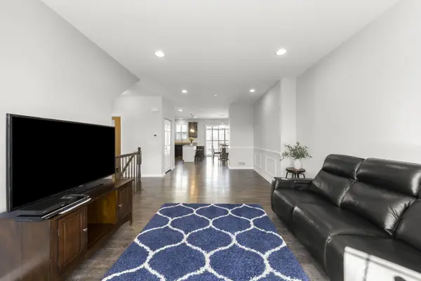 2831 Henley LN, Naperville, IL 60540
