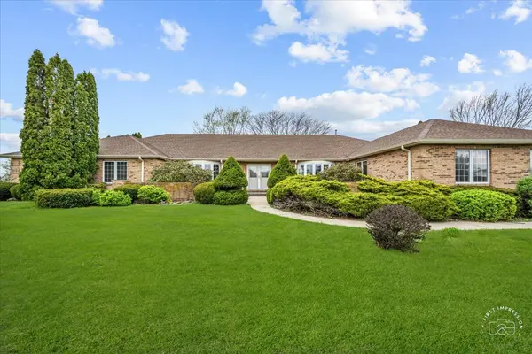 43W399 Otter LN, St. Charles, IL 60175