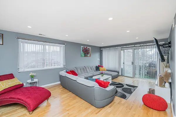 1030 S Fernandez AVE #3C, Arlington Heights, IL 60005