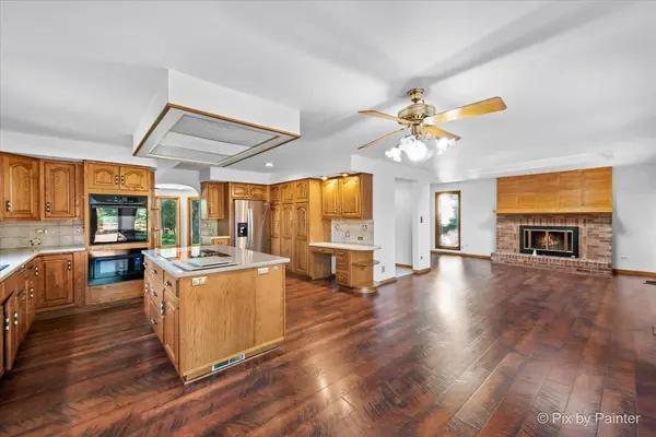 322 W Dowell RD, Mchenry, IL 60051