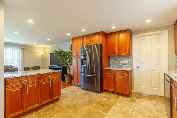 401 Orleans LN Schaumburg, IL 60193