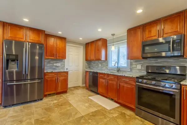 401 Orleans LN Schaumburg, IL 60193