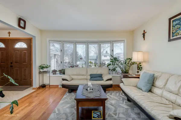 2430 S Shag Bark TRL, Arlington Heights, IL 60005