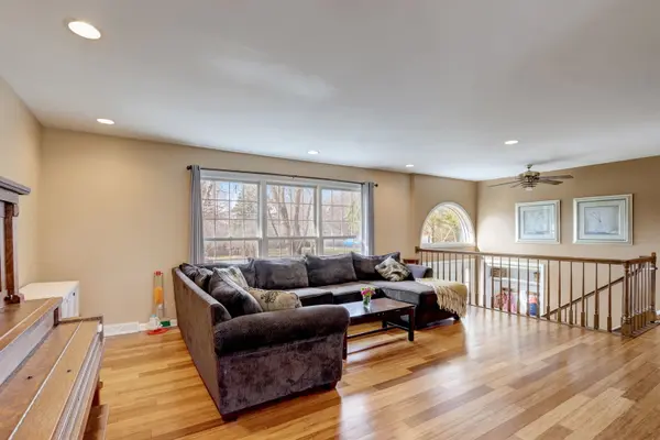 7N151 Longridge RD, St. Charles, IL 60175