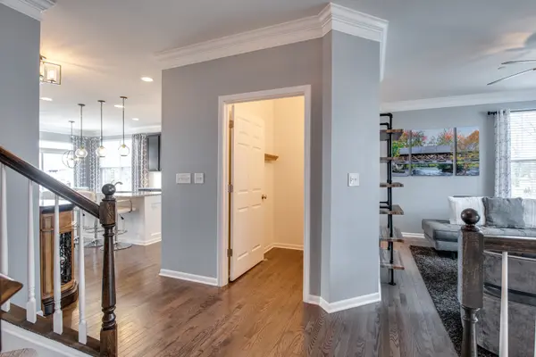 1417 N Charles AVE #1417, Naperville, IL 60563