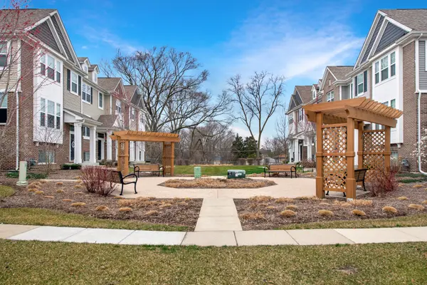 1417 N Charles AVE #1417, Naperville, IL 60563