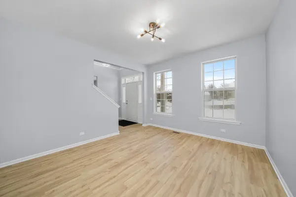 5336 Shotkoski DR, Hoffman Estates, IL 60192