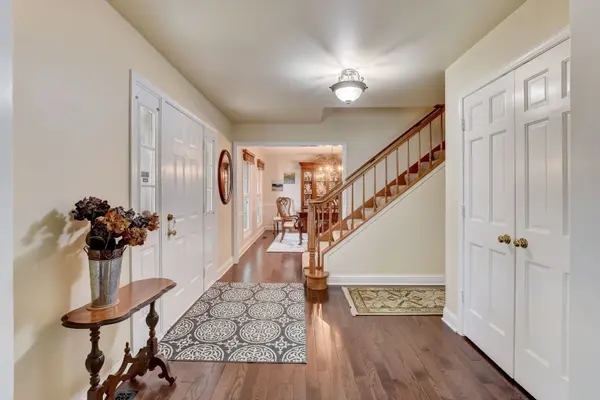 1501 Ambleside CIR, Naperville, IL 60540