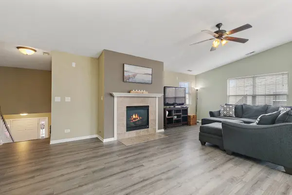 2613 Christie DR #2613, Algonquin, IL 60102
