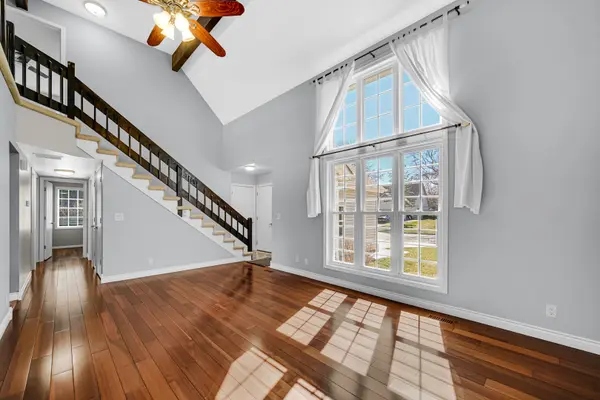 316 Wellington DR, Streamwood, IL 60107