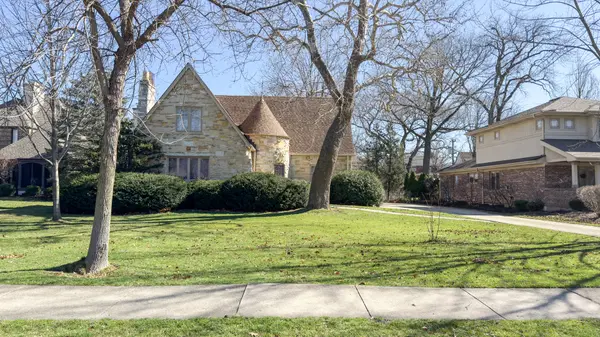 241 S Kenmore AVE, Elmhurst, IL 60126