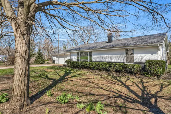 305 N East ST, Bellflower, IL 61724