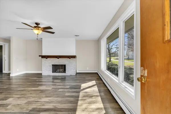 305 N East ST, Bellflower, IL 61724