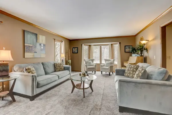38532 N Oakcrest LN, Wadsworth, IL 60083