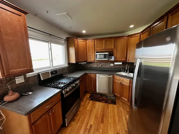 2112 Saint Johns AVE #F, Highland Park, IL 60035