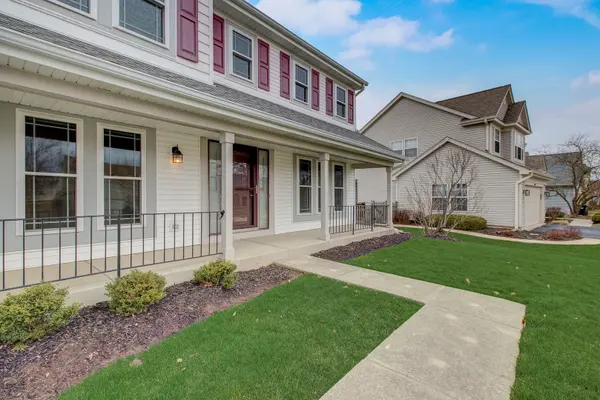 1694 Cunningham LN, Crystal Lake, IL 60014