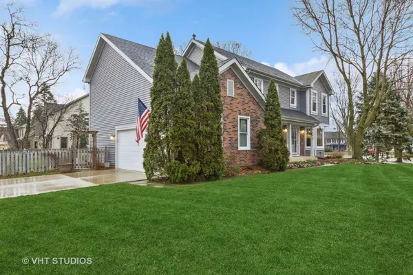 1055 COBBLERS CROSSING RD, Elgin, IL 60120