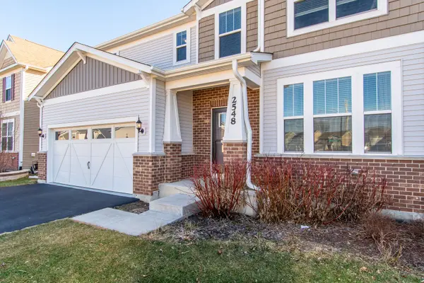 2548 Balsam Cove RD, Naperville, IL 60563