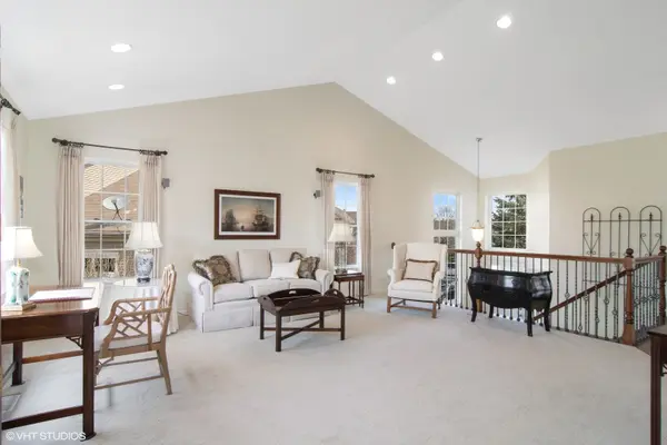 116 Fountain Grass CIR, Bartlett, IL 60103