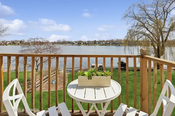417 Red Rock DR, Lindenhurst, IL 60046